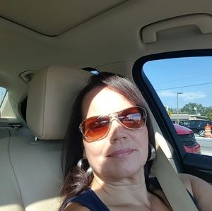 Meet your Posher, Nina